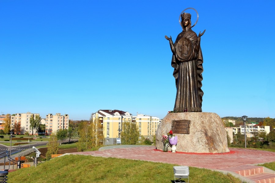 Sculpture 'The Mother of God in Lahoysk' 2 - Sculpture 'The Mother of God in Lahoysk'