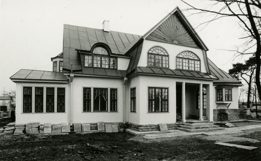 Elamu, nn Burmani villa, peafassaadi vaade. Arhitekt Karl Burman