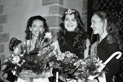 Miss Tallinn'95, vasakult II kaunitar Kati Keevallik, miss Tallinn Enel Eha, I kaunitar Monika Soosaar.  similar photo