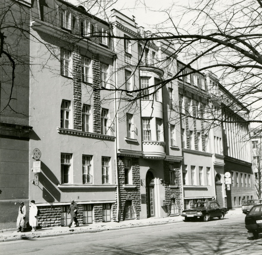Üürimaja Tallinnas (omanik insener K. Mauritz) Kreutzwaldi 12, vaade vasakult. Arhitekt Karl Burman