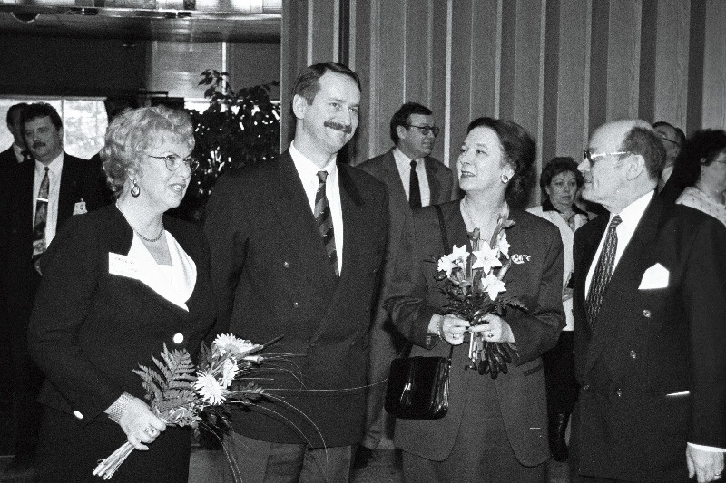Finnish-Expo'95 avamine, "Finnish Expo" korraldaja Pirjo Erkkilä, Siim Kallas, perekond Kaurinkoski.