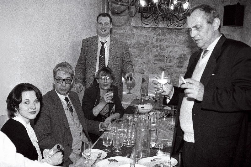 "Parempoolsed" valimisteööl.