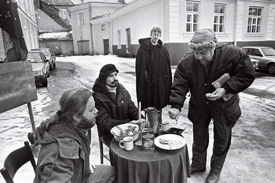 Kuningriiklaste söömisstreik Toompea Lossi platsil.  duplicate photo