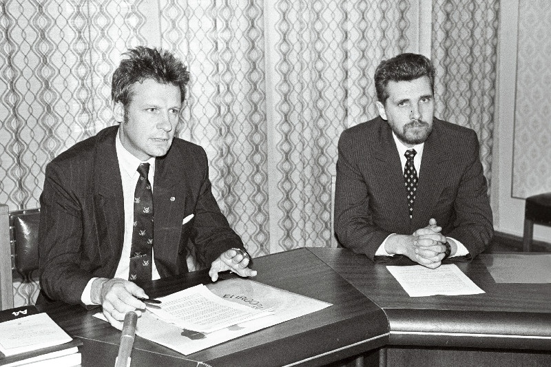 Ivar Raig (v) Priit Kolbre.