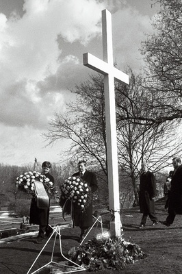 Parvlaeva Estonia katastroofi mälestusmärk.  similar photo