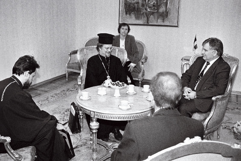 Konstantinoopoli oikumeenilise patriarhaadi esindaja piiskop Ambrosius Tiit Vähi juures.