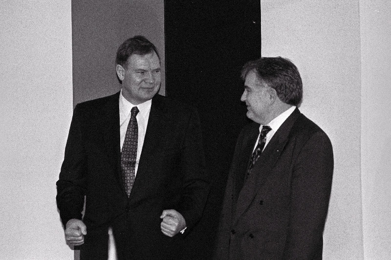 Paavo Lipponen ja Tiit Vähi.
