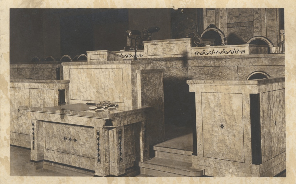 Tallinn : [Riigikogu istungisaalis]