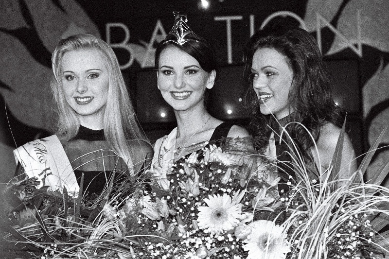 Konkursi Eesti Miss'96 võitjad Maie Jõger (miss), Sigrid Karotam (I printsess), Mari-Liis Kapustin (II printsess).