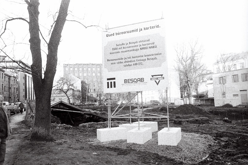 Nurgakivipanek ärikeskusele Roosikrantsi 11.