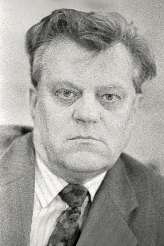 V. Aro.