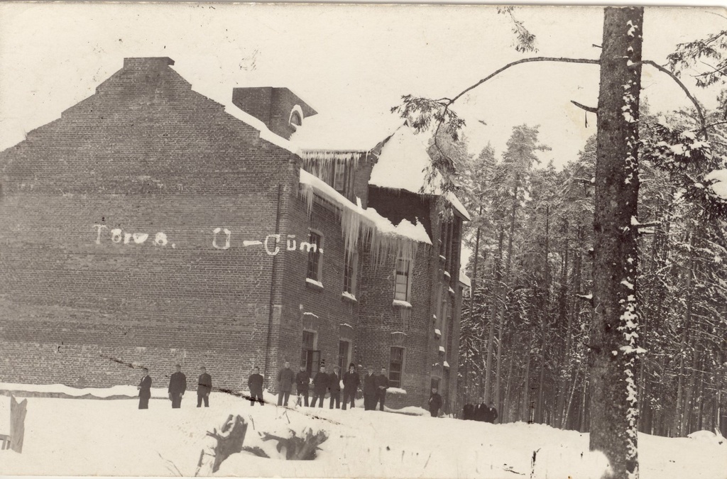 Building of the co-groom of the co-groom