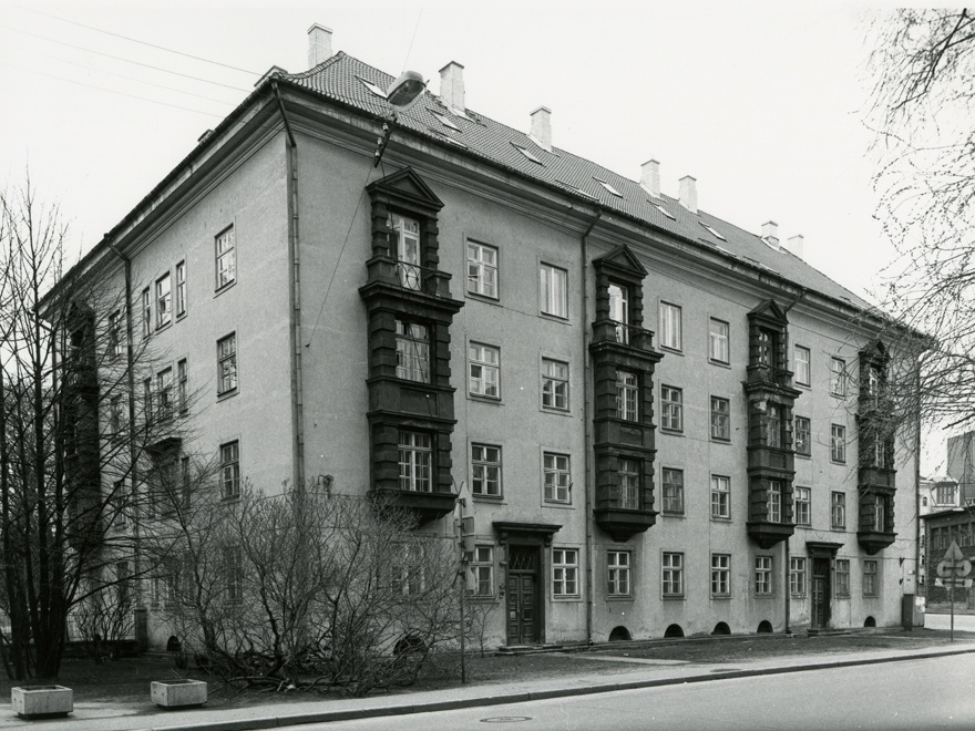 Õpetajate elamu Tallinnas, vaade hoonele. Arhitektid Herbert Johanson ja Eugen Habermann