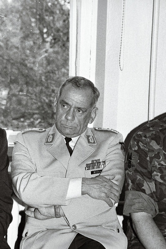 Bundeswehri meditsiinilise teenistuse ülem, kindlralleitnant Günter Desch.