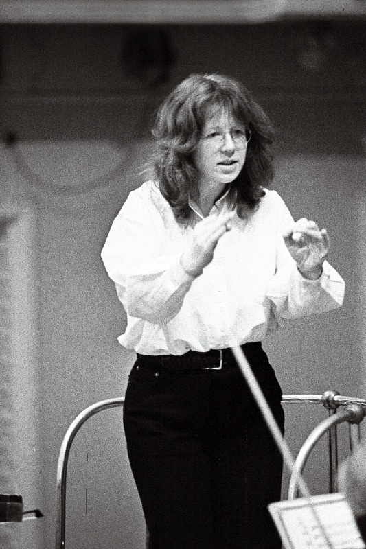 Sian Edwards Inglise rahvusooperi peadirigent.