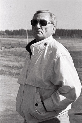 A. Einseln  duplicate photo