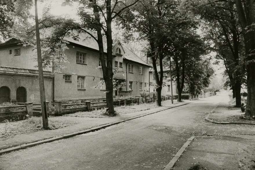 Väikekorterite Ehitusühisuse Oma Kolle hooned, vaade Kolde pst Hoonestusele. Arhitektid Herbert Johanson ja Eugen Habermann