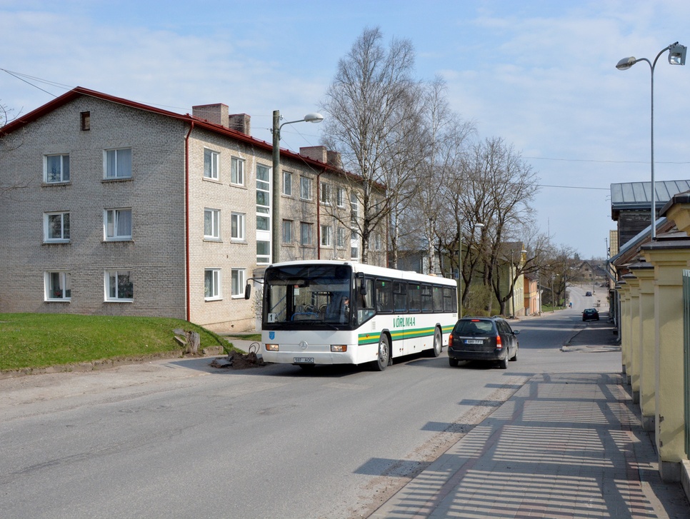 Photo. Võru. Tartu Street viewed from Jekaterina EÕK with view to the harder direction in the 1930s. rephoto