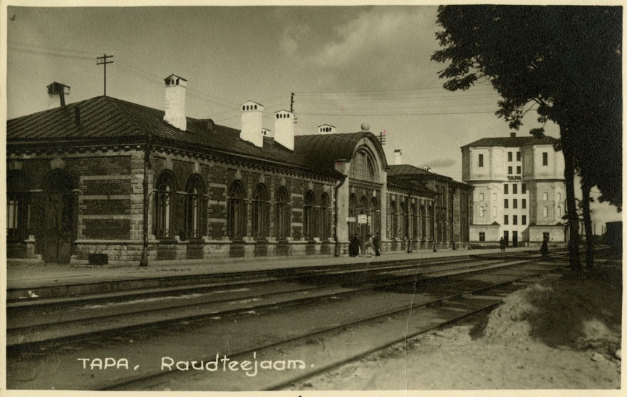 Tapa raudteejaama hoone, taamal veetorn