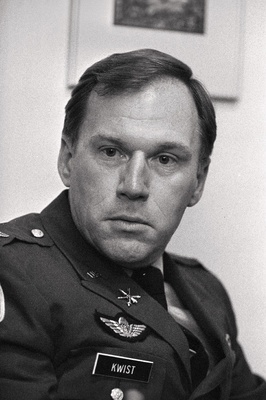 Kolonen Dana Kwist NATO peakorteri esindaja.  duplicate photo