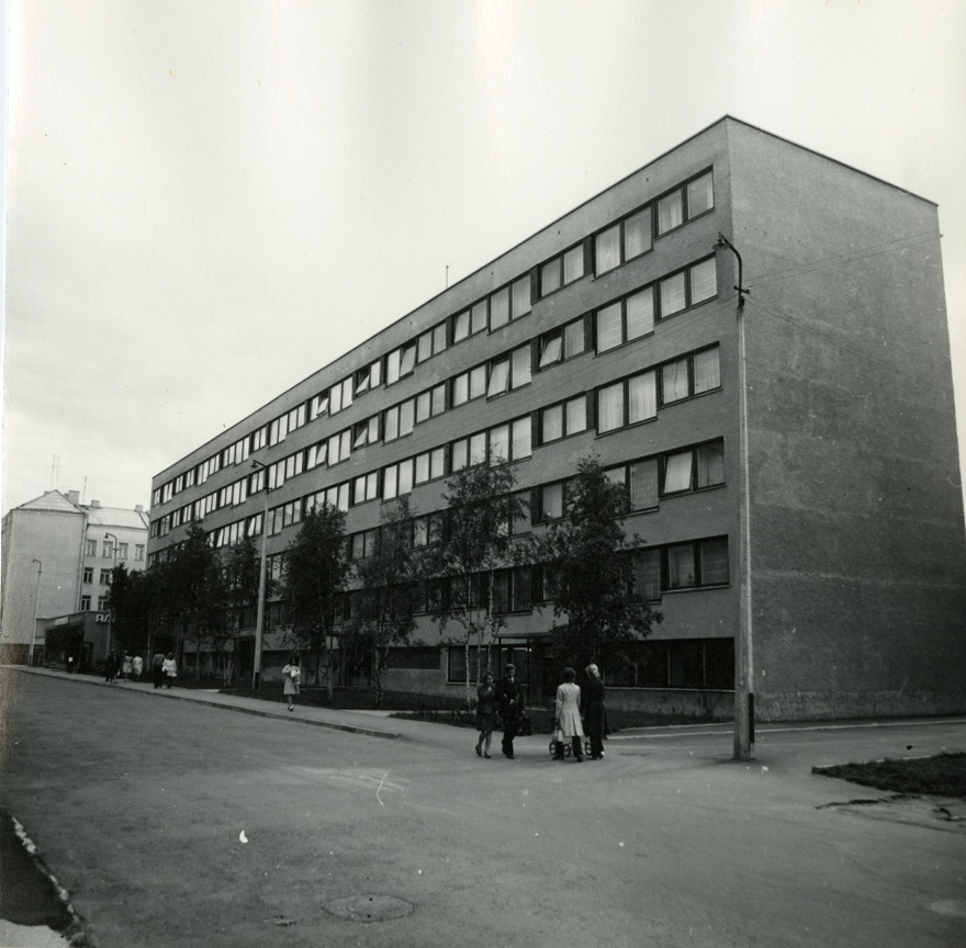 Poega korterelamu Kadriorus Vase 10, hoone vaade. Arhitekt Heili Volberg