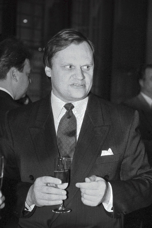 Toomas Undusk, Viru hotell.