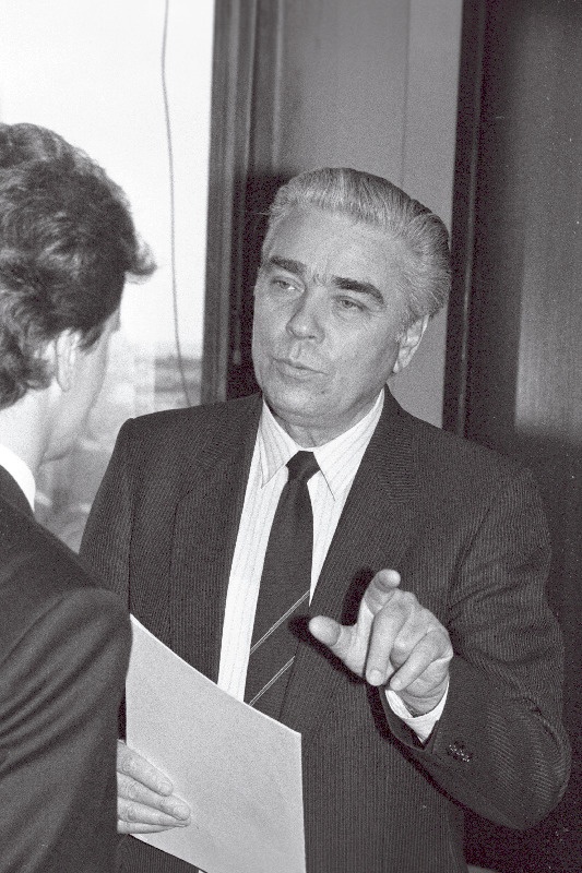 Juri Olinenko, Ukraina suursaadik.
