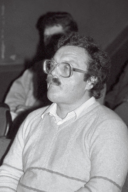 Peeter Simm režissöör.
