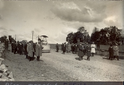 Foto Kivitee ehitus Tõrva linnas Pärnu maanteel  similar photo