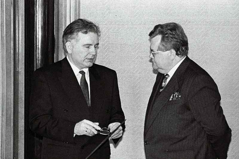 T. Vähi, E. Savisaar.