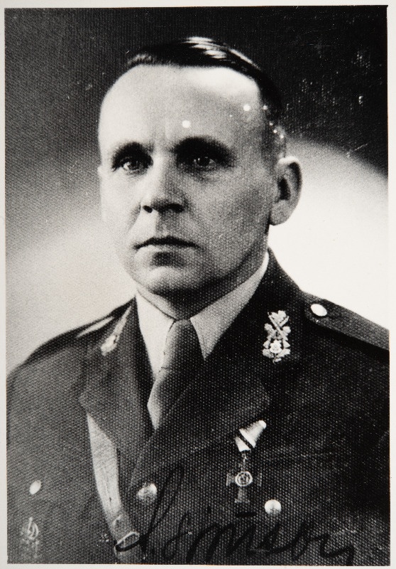 Eesti Vabariigi Sõjaväe Tehnikakool.Juhtiv koosseis. Portreefotod.Kooli ülem aastatel 1939-1940 kolonelleitnant A.Simson.(1896-1967).