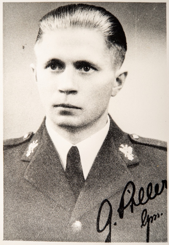 Eesti Vabariigi Sõjaväe Tehnikakool. Suurtükiklassi lõpetanud nooremleitnantide portreefotod. Gustav Piller (1913-1991).