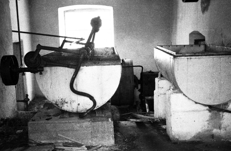 Kargi piimaühistu meierei rikutud võivalmistamise seadmed.