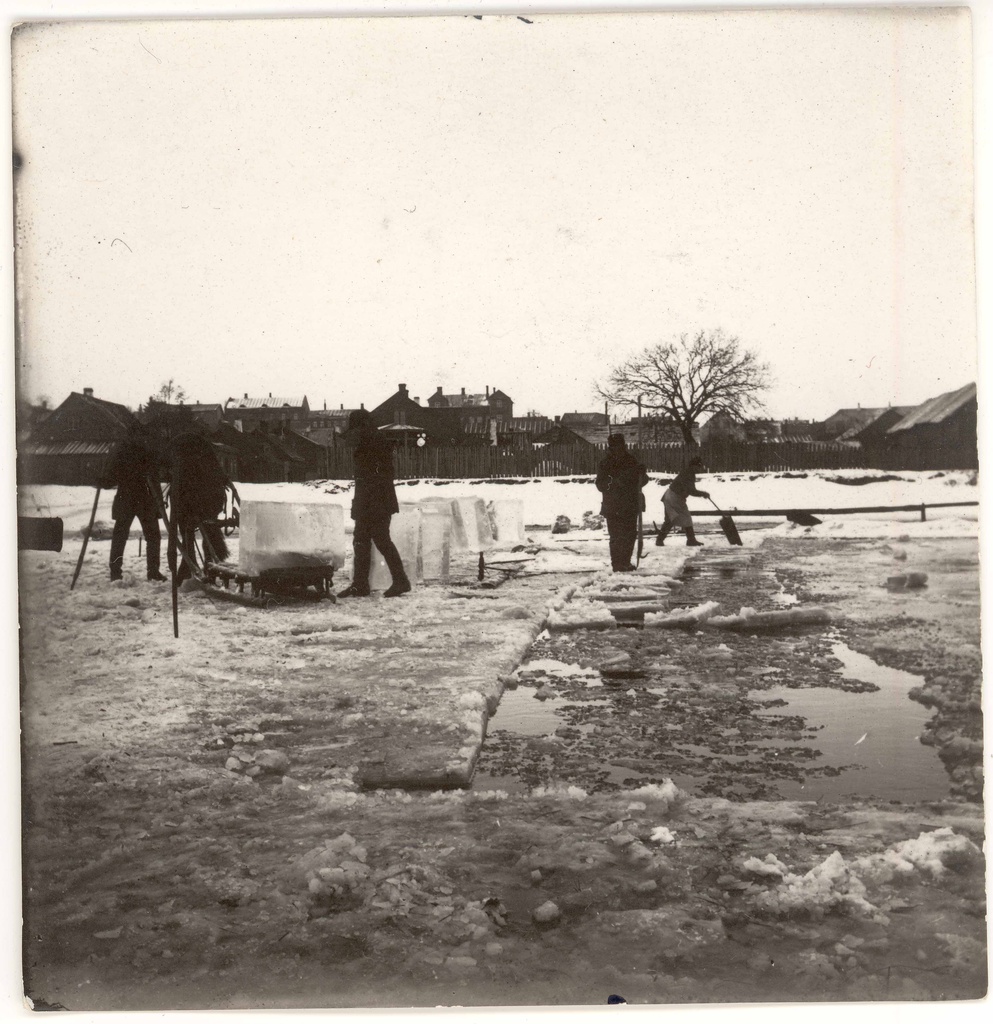 Catching the ice in the Emajõel