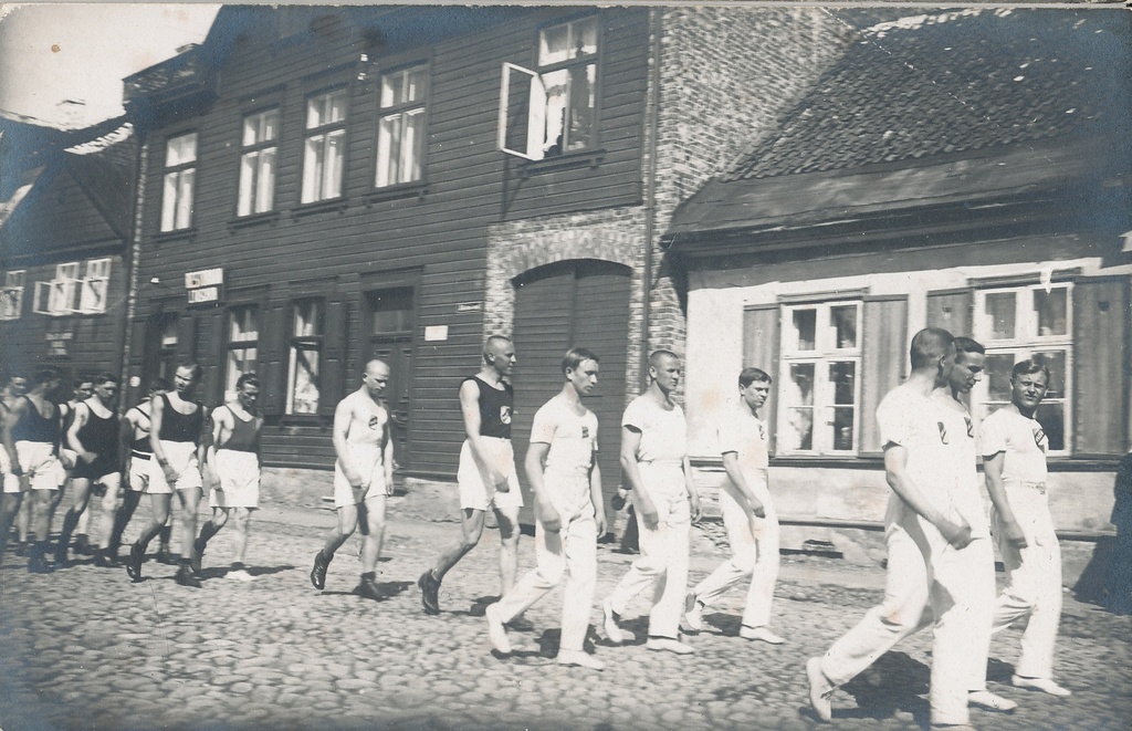 Tartu kalevlased rongkäigus