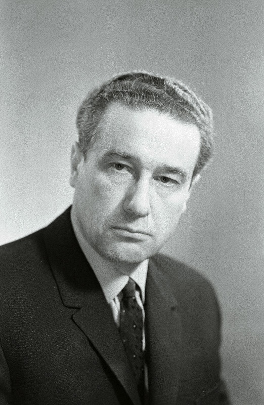Neerot, Paul - Eesti NSV Ülemnõukogu seitsmenda koosseisu saadik.