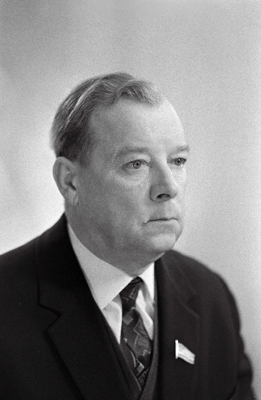 Nellis, G. - Eesti NSV Ülemnõukogu seitsmenda koosseisu saadik.