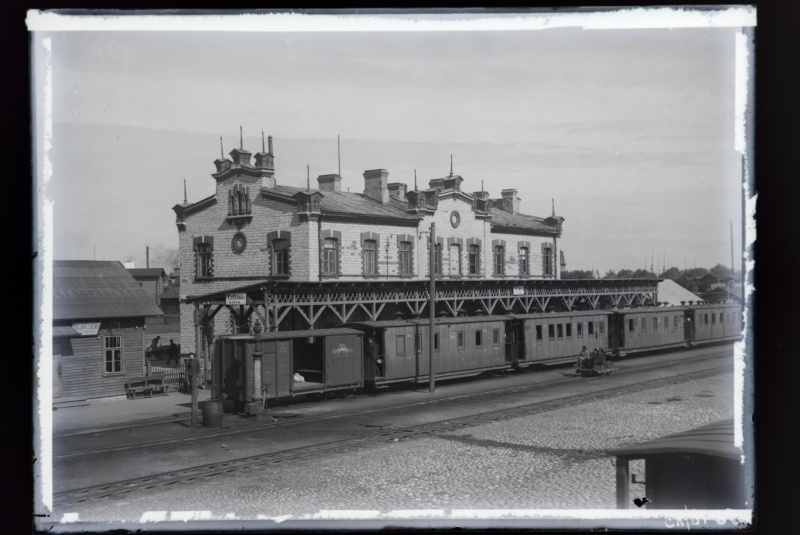 Tallinn-Sadama jaamahoone