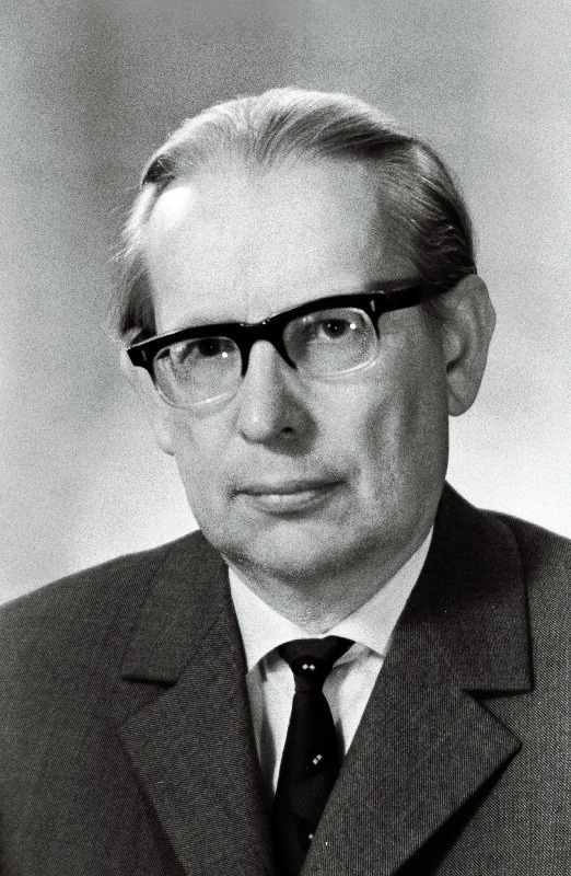 Kuusberg, Paul - Eesti NSV Ülemnõukogu kaheksanda koosseisu saadik, ajakirja Looming peatoimetaja.