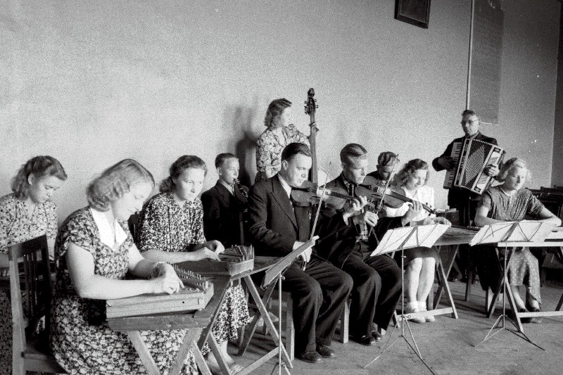 Vigala põllumajanduskooli orkester.