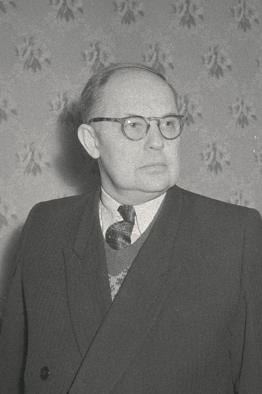 Uusman, Paul – Eesti NSV kultuuriministri asetäitja.