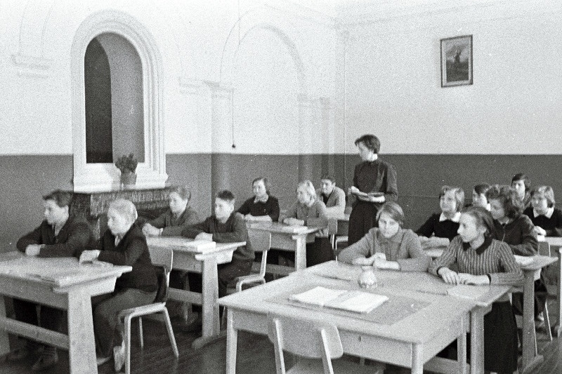 Muuga mõisas asuva Muuga 8-kl Kooli klassiruum.