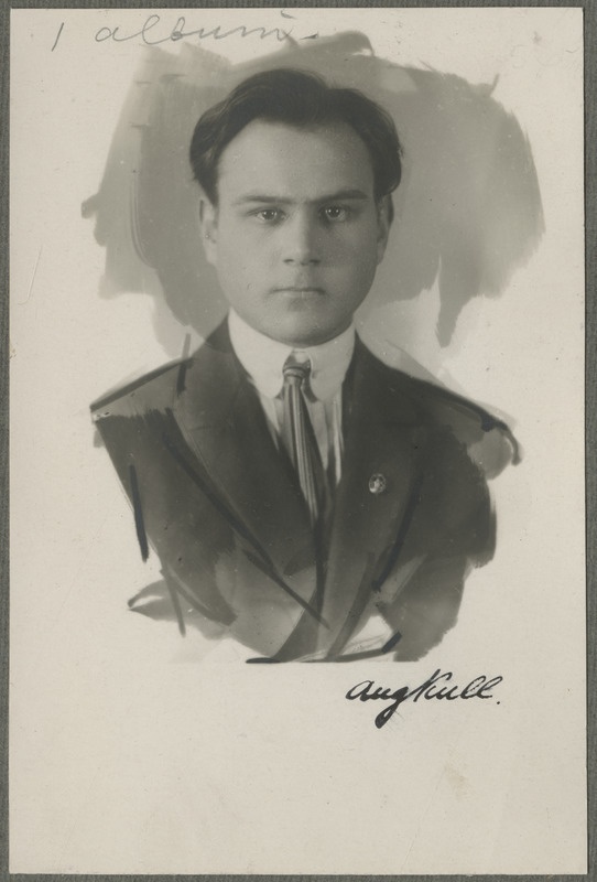 August Kulli portree autogrammiga