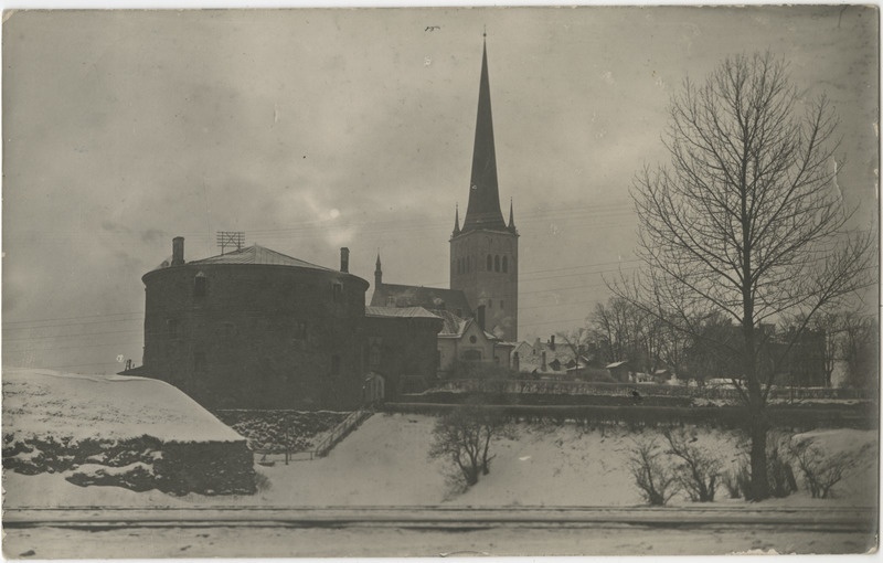 Vaade Paksule Margaretale ja Oleviste kiriku tornile, fotopostkaart