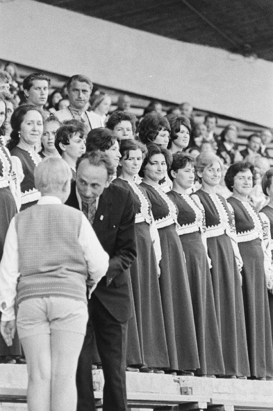 Üleliidulise koorifestivali Tallinn - 72 sõpruskontserdil Tallinna Lauluväljakul.