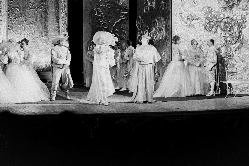 S. Nõmmiku, E. Vetemaa, Ü. Vinteri ja Ü. Raudmäe operett Neli musketäri A. Dumas' romaani ainetel RAT Estonias.