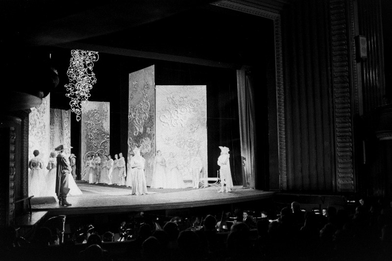 S. Nõmmiku, E. Vetemaa, Ü. Vinteri ja Ü. Raudmäe operett Neli musketäri A. Dumas' romaani ainetel RAT Estonias.