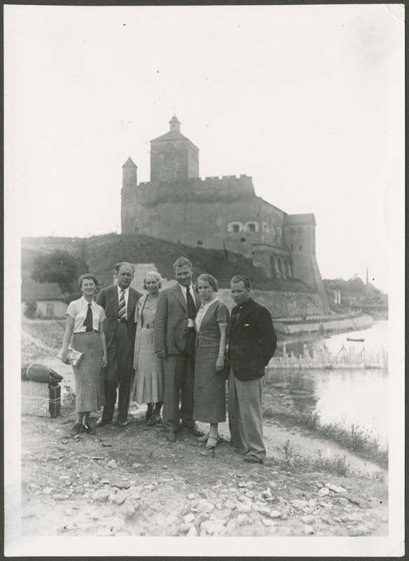 Ardo Sivadi  kaaslastega Narvas