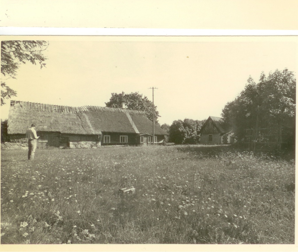 Lõetsa  Mäe-Saadu hooned Muhus