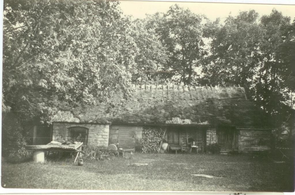 Koguva küla Tõnise talu vana ait